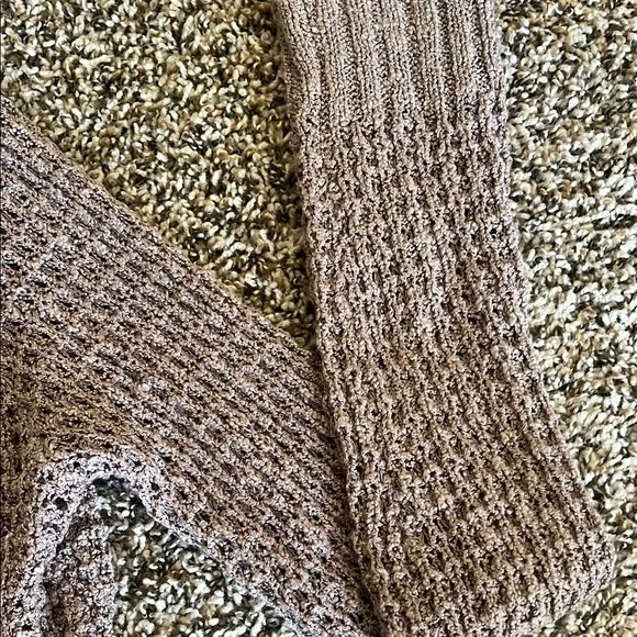 Thrifted Women's Lace Hem Sweater
